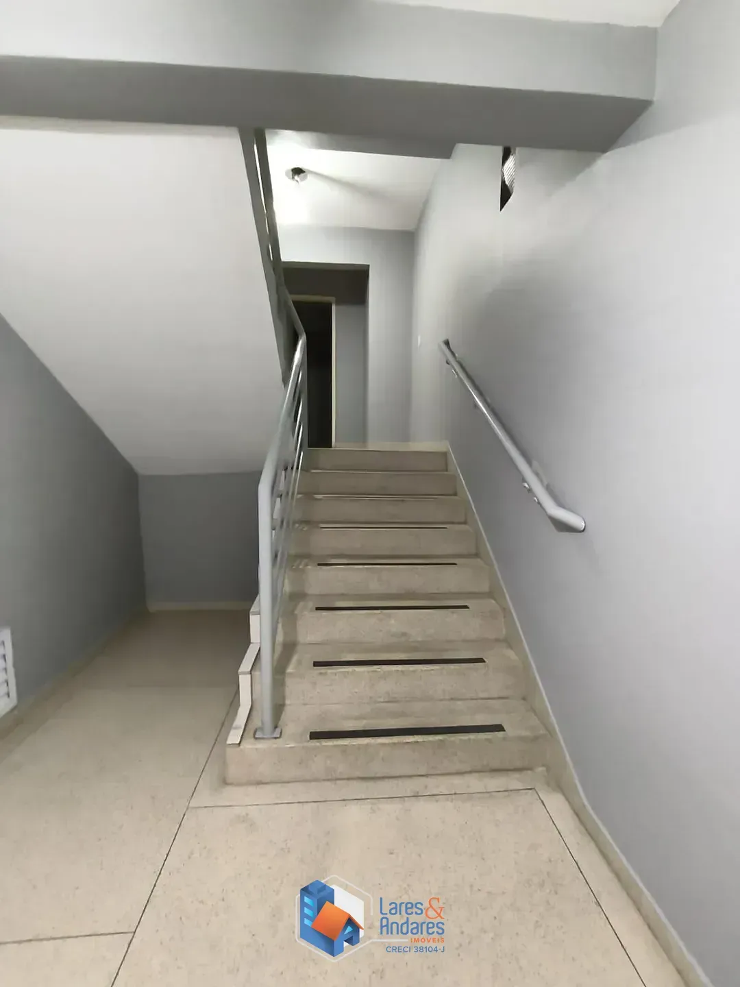 Imagem APARTAMENTO À VENDA COM 48 M², 1 DORMITÓRIO, 1 VAGA, SALA AMPLA PARA 2 AMBIENTES, COZINHA PLANEJADA - LAUZANE PAULISTA - SÃO PAULO - SP.