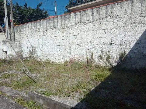 Imagem VENDA DE CASA NO ARUJAMÉRICA, EM ARUJÁ/SP 66,40m², com quarto e cozinha amplos, banheiro social, lavanderia coberta e 02 vagas p/ autos. CONSULTE-NOS