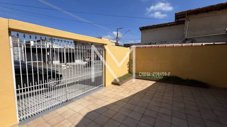 Imagem Casa para Venda 3 Quartos Edícula com WC 150m² - Bairro Santana