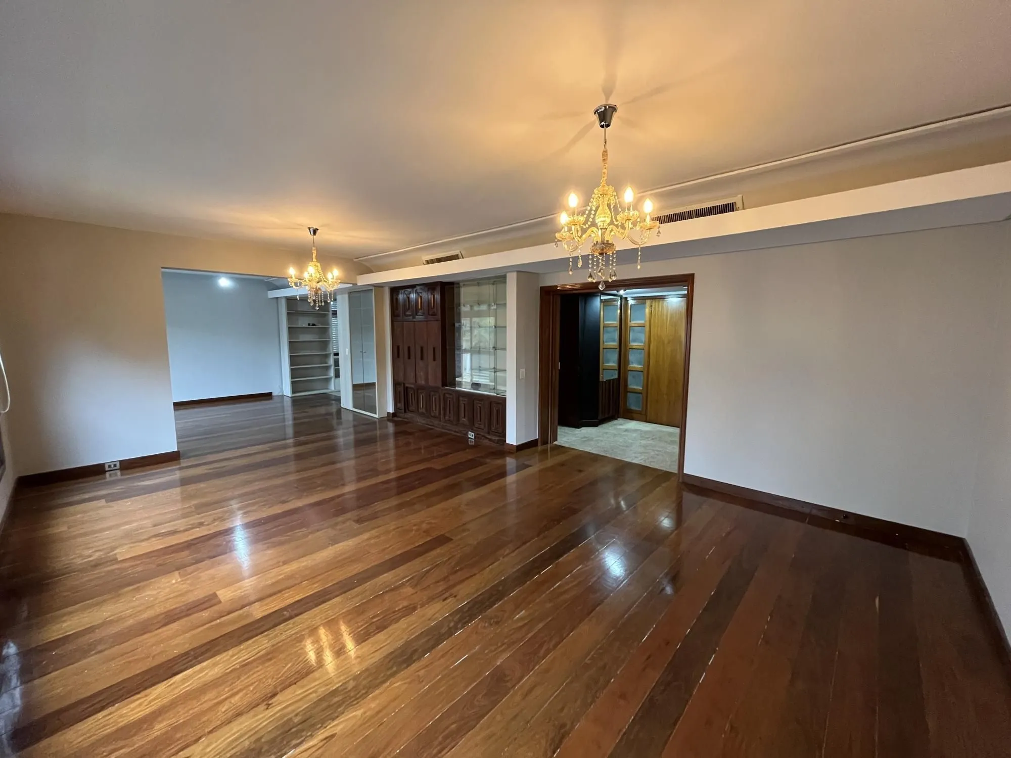 Imagem Apartamento de 3 quartos, suíte e 2 vagas de garagem no bairro Farroupilha POA