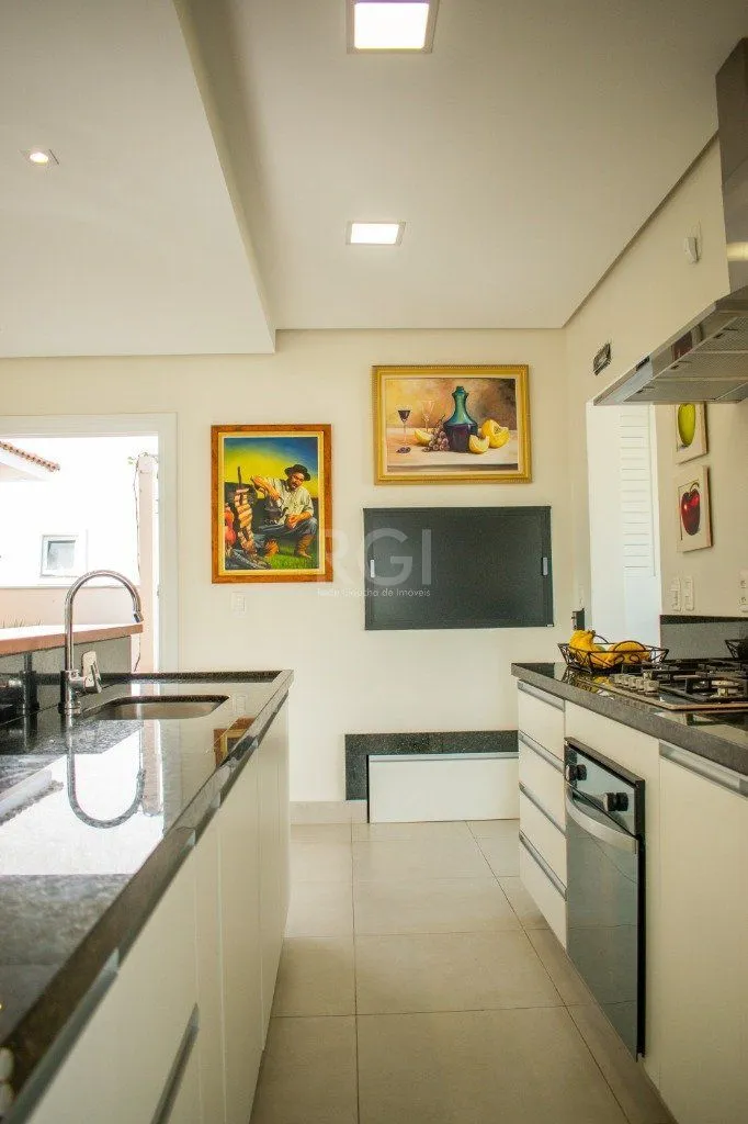 Imagem Casa para Venda - 243.12m², 4 dormitórios, sendo 1 suites, 4 vagas - São Vicente