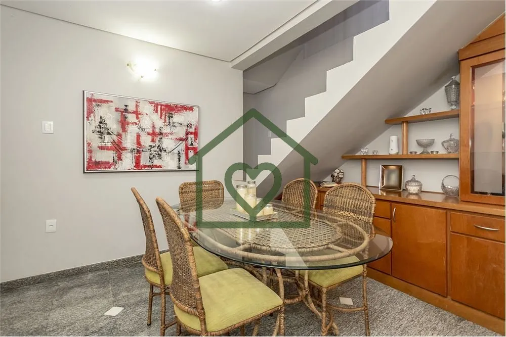 Imagem Casa de rua com 4 DORMITÓRIOS, 2 suítes, 4 vagas e 210m² de área privativa, no bairro Três Figu...