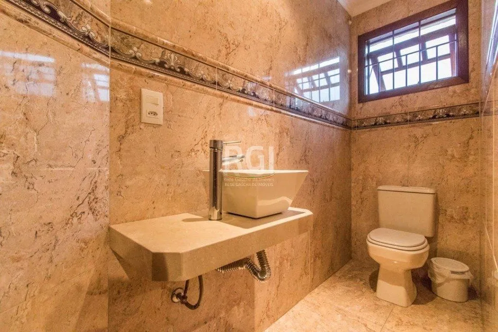 Imagem Sobrado para Venda - 499.98m², 4 dormitórios, sendo 3 suites, 4 vagas - Jardim Ipiranga