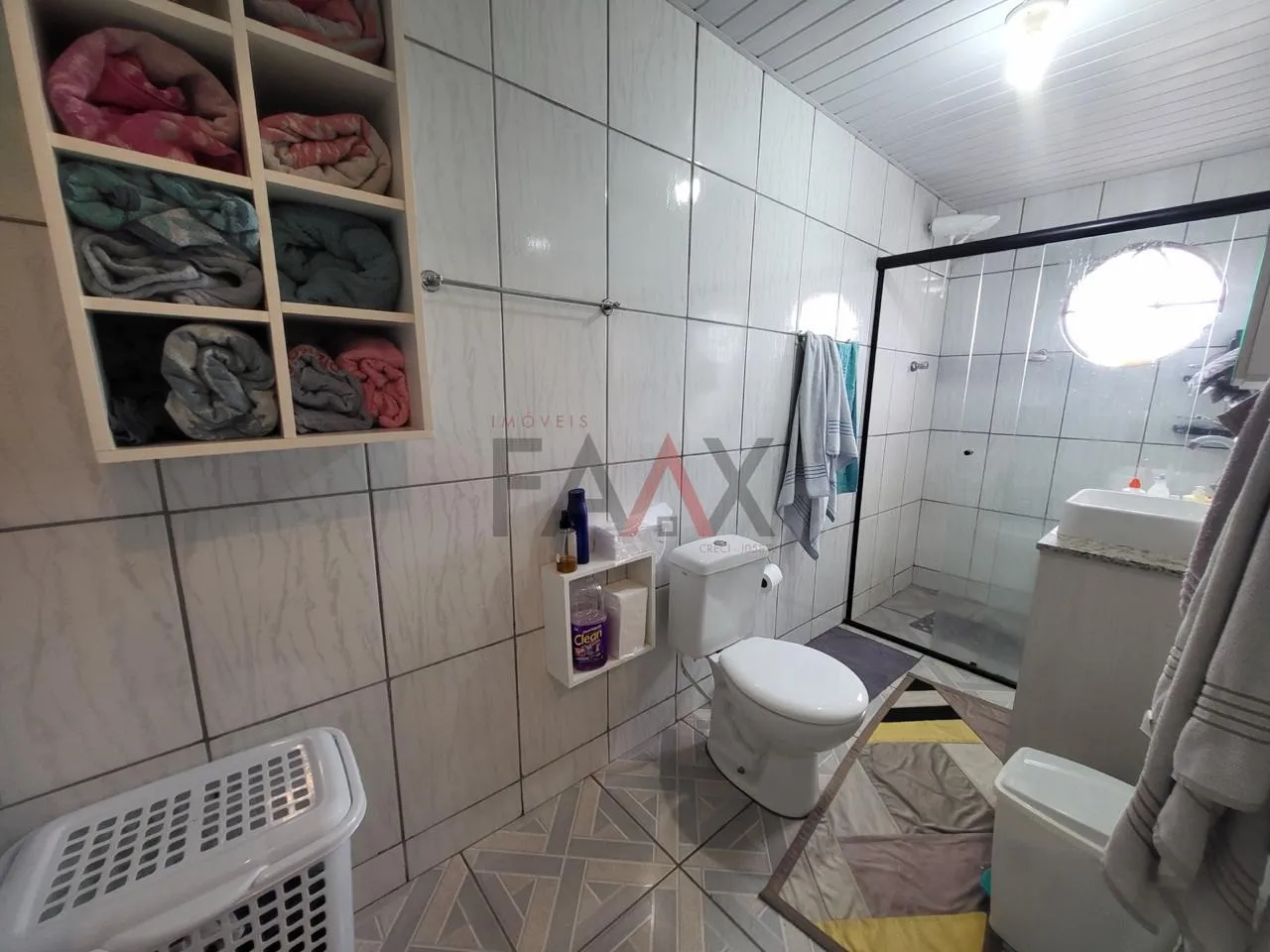 Imagem Casa de Esquina à Venda no Bonsucesso, espaco amplo, oportunidade!