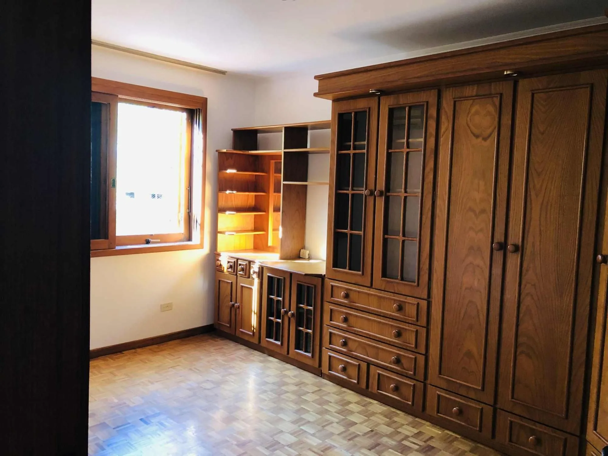Imagem Apartamento Amplo e Pronto para Morar no Bairro Floresta - Porto Alegre