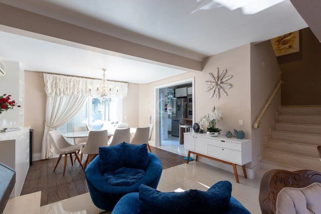 Imagem Casa Condominio para Venda - 240m², 4 dormitórios, sendo 1 suites, 2 vagas - Ipanema