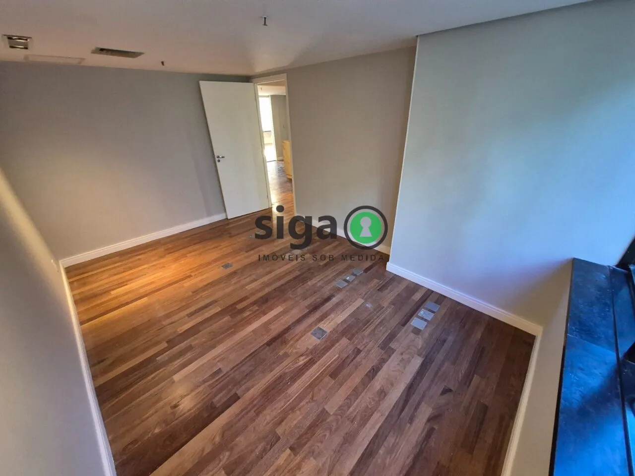 Imagem Sala / Conjunto Comercial a venda ou locação no Itaim Bibi com 142m²