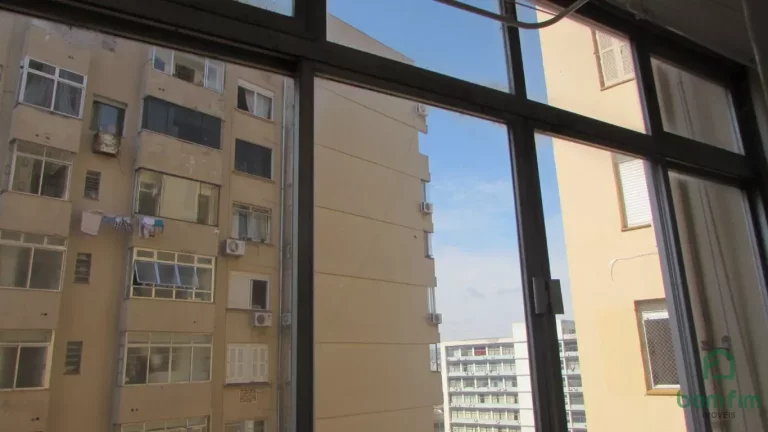 Imagem Apto de 3 dorm. um dorm. suíte, para aluguel na Bairro Bom Fim - Porto Alegre/RS.