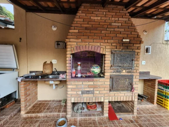 Imagem Excelente Casa à Venda em Guaiúba, Guarujá - 3 Dormitórios, Suíte e 4 Vagas de Garagem