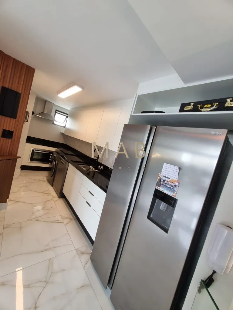 Imagem TRIPLEX FRENTE MAR NA PRAIA DOS INGLESES | FLORIANÓPOLIS Existem imóveis bonitos? E existem imóveis que despertam desejo no primeiro olhar.
