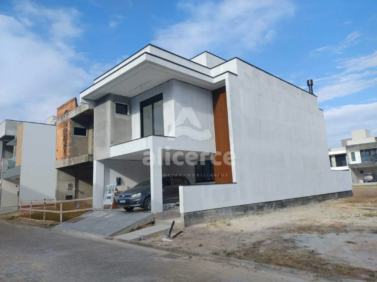 Imagem Excelente Oportunidade de Investimento em Condomínio Completo! Casa à venda no Delta Ville - Biguaçu/SC