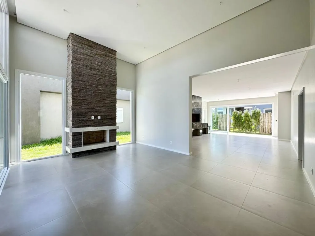 Imagem Casa em Condominio 3 Dormitórios - Bairro Araçá