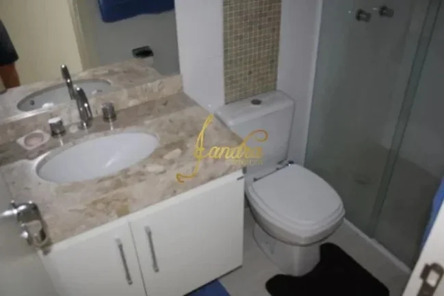 Imagem Apartamento de frente para a praça, com 3 dormitórios e com 2 box