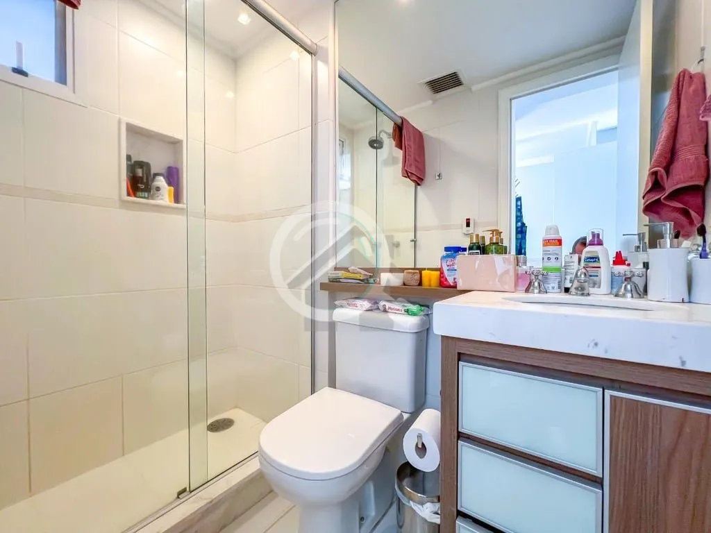 Imagem Apartamento semi mobiliado parte alta do bairro com vista! São 3 suítes todas com piso aquecidos (...