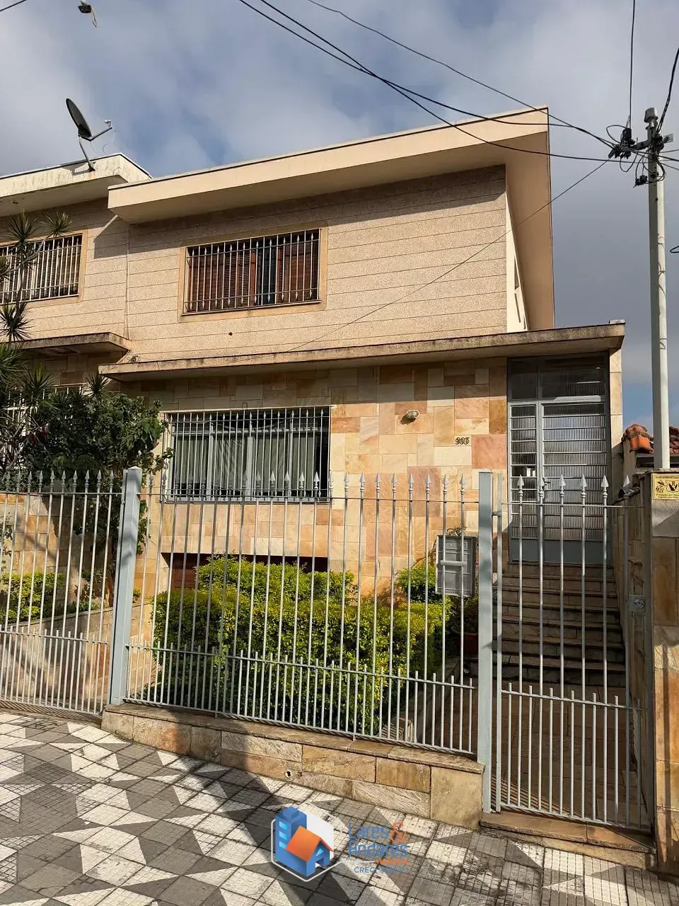 Foto do imóvel Casa para venda em Parque Peruche com 4 quartos, sendo 1 suíte, 228m² em Rua José de Oliveira
