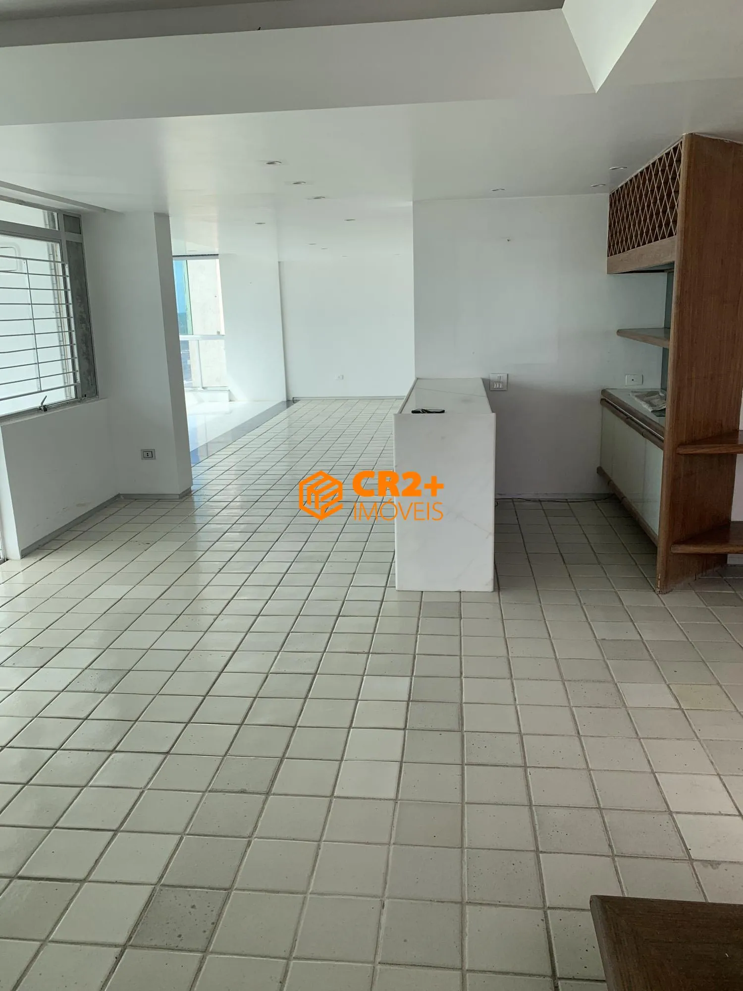 Imagem Vendo Apartamento com 277m2, 4QTOS, 2 Suítes sendo uma master.
