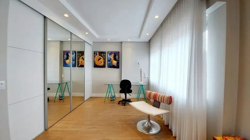Imagem Cobertura 3 quartos, 235² privativos, com piscina, no Moinhos de Vento