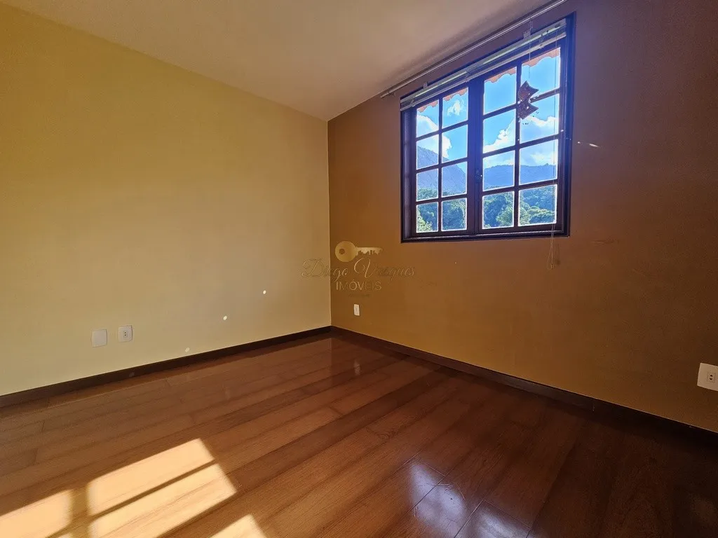 Imagem Casa em Condomínio para Venda em Teresópolis / RJ no bairro Parque do Imbui