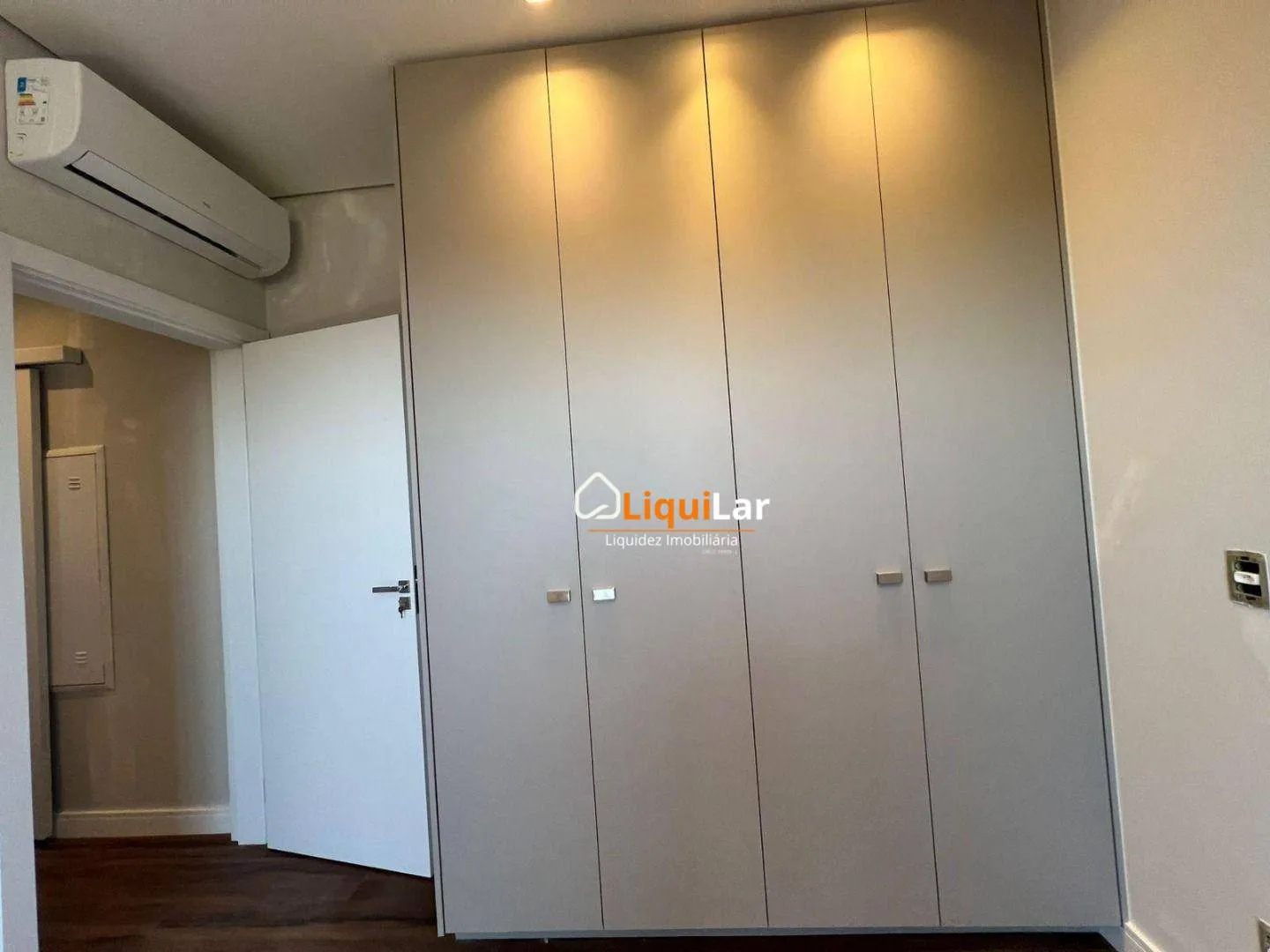 Imagem Casa Térrea de Alto Padrão com 3 Suítes, Espaço Gourmet e Piscina Aquecida