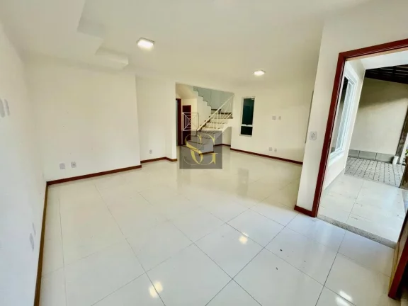 Imagem Casa para Venda em Teresópolis, Vargem Grande, 4 dormitórios, 1 suíte, 2 banheiros, 2 vagas