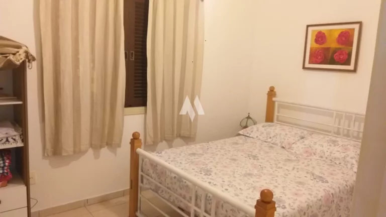Imagem Casa na Praia de Boracéia poucos metros do mar