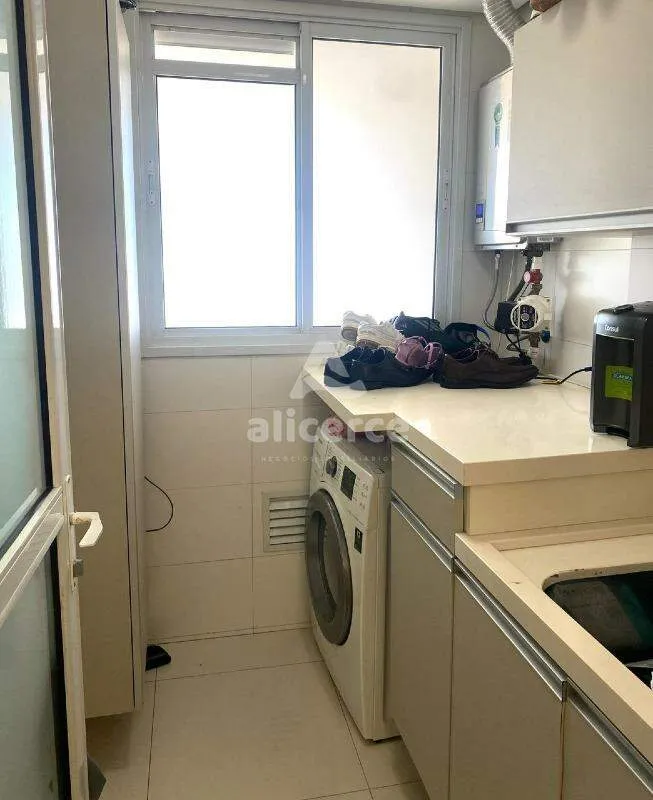 Imagem Porteira Fechada!!! Apartamento à venda com 3 quartos 1 suíte, vista mar em Nossa Senhora do Rosário São José