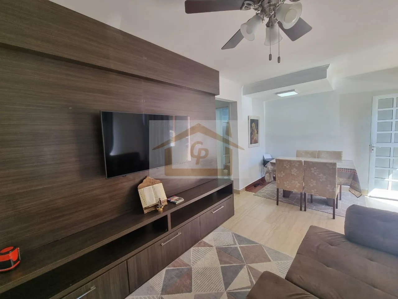 Imagem Bela área Gourmet 3 quartos sendo um suíte, forno de pizza, fogão e churrasqueira, 2 vagas