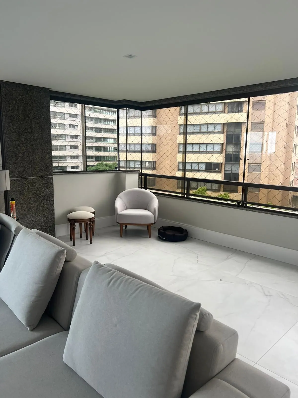 Imagem Vende-se apartamento com 4 suítes, 333m² e 3 vagas - Bela Vista
