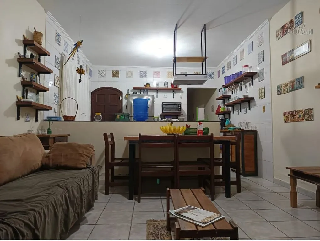 Imagem Casa térrea 2 dormitórios sendo 1 suíte em Mongaguá