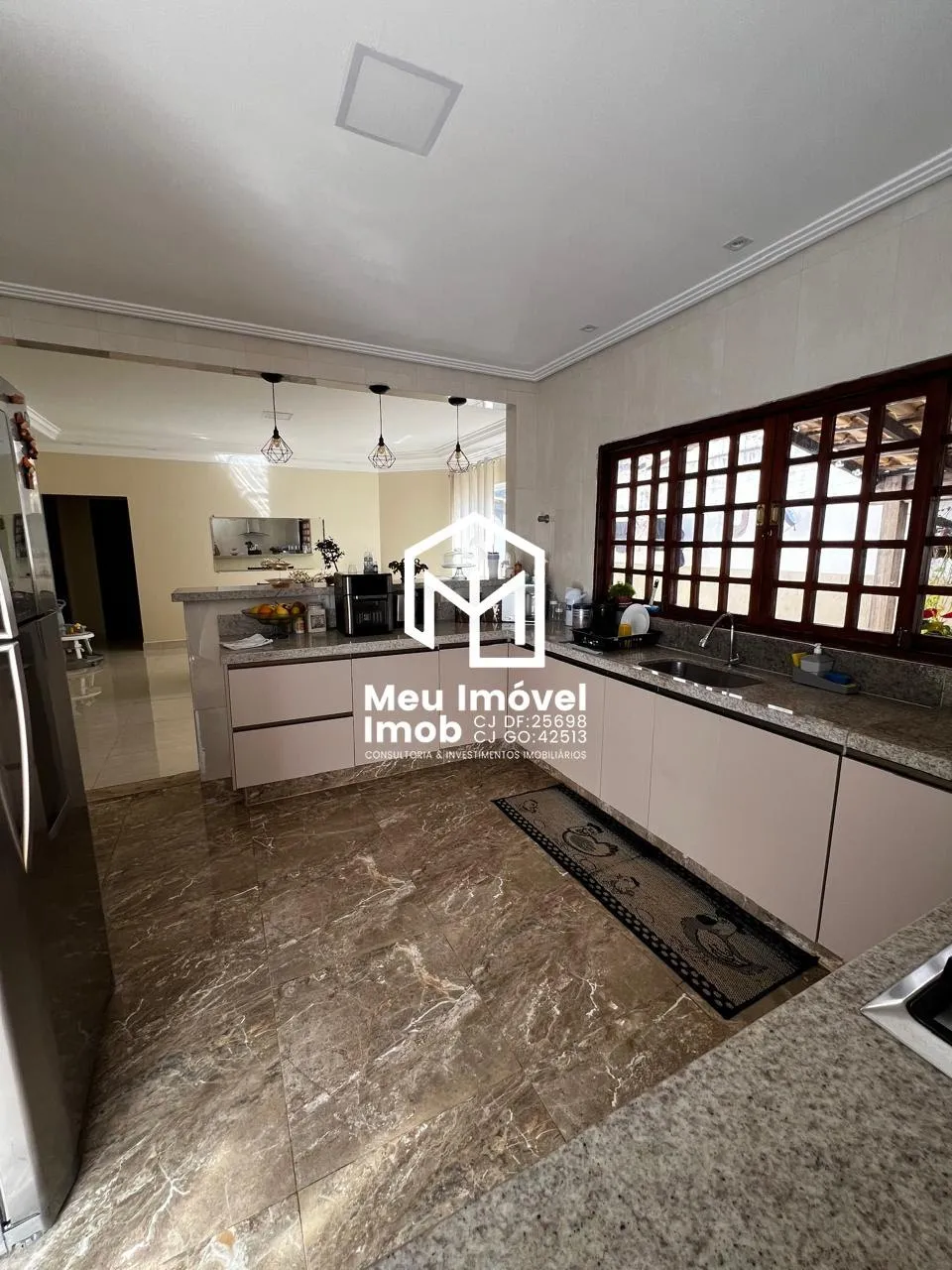 Imagem Casa 5 Quartos 2 Suítes 2 Vagas 250m² Taguatinga Sul
