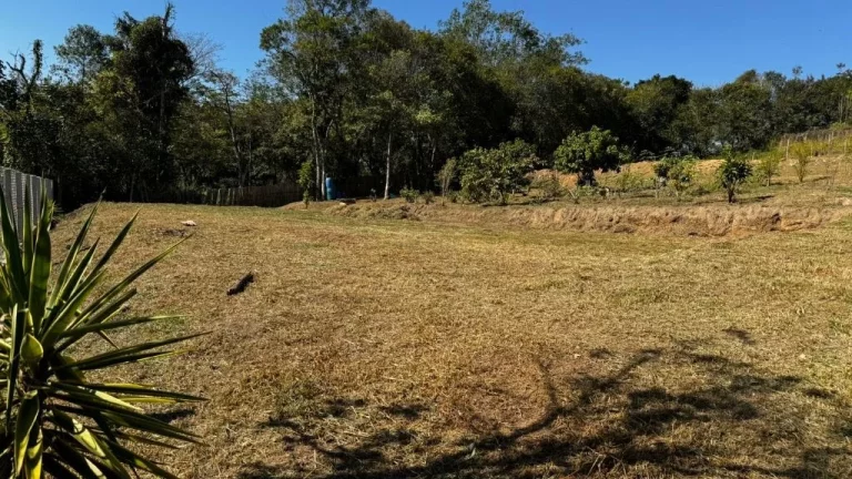 Imagem Terreno à venda, 2 m² por R$ 270.000,00 - Centro - Igaratá/SP