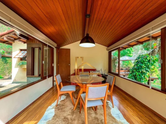 Imagem Casa linear com 3 quartos com suíte e terreno de 2.580 m² e Lazer privativo perto do centro de Teresópolis!