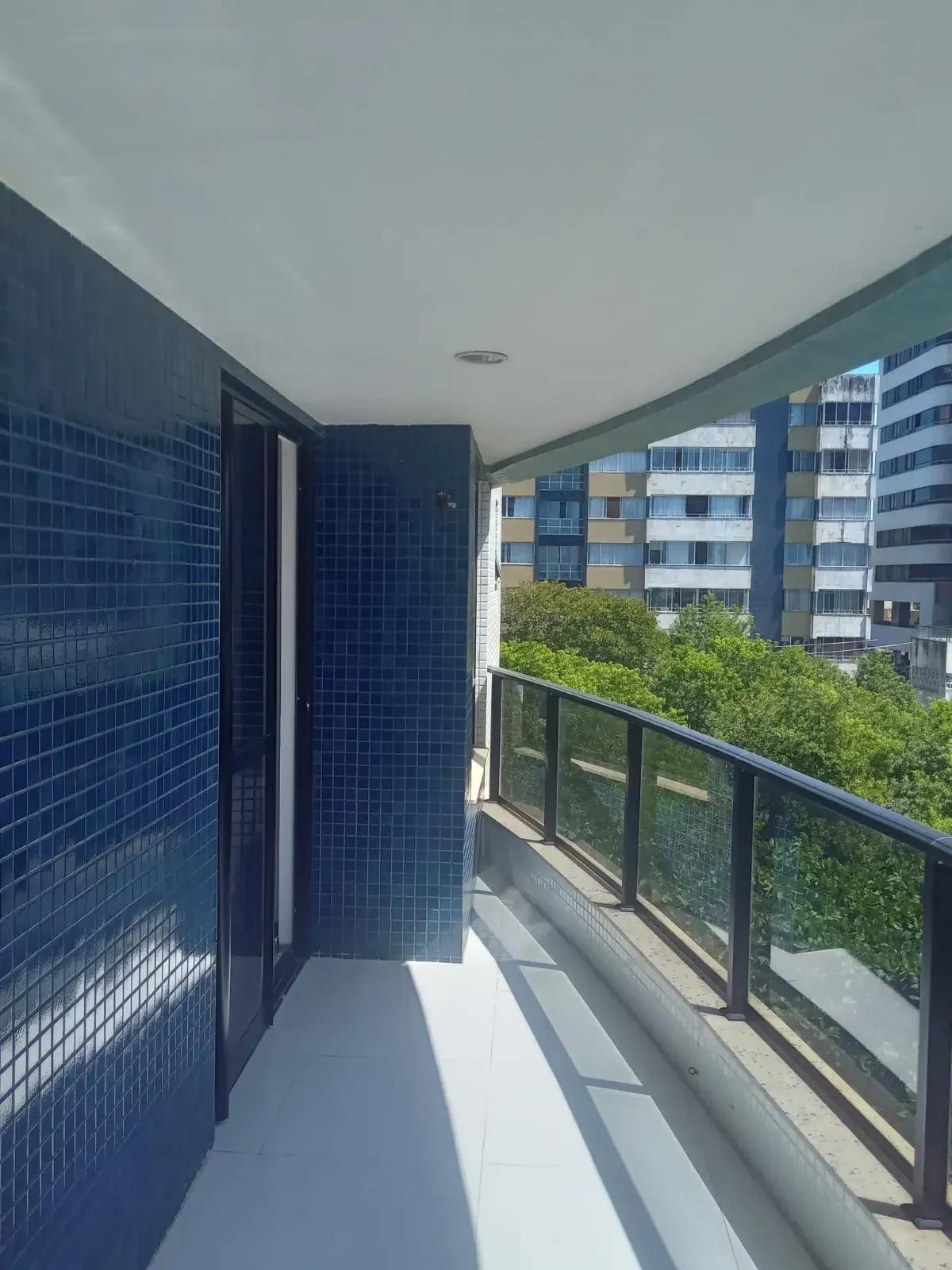 Imagem Apartamento com 3 Quartos para Alugar, 109 m² em Jardim Armação - Salvador