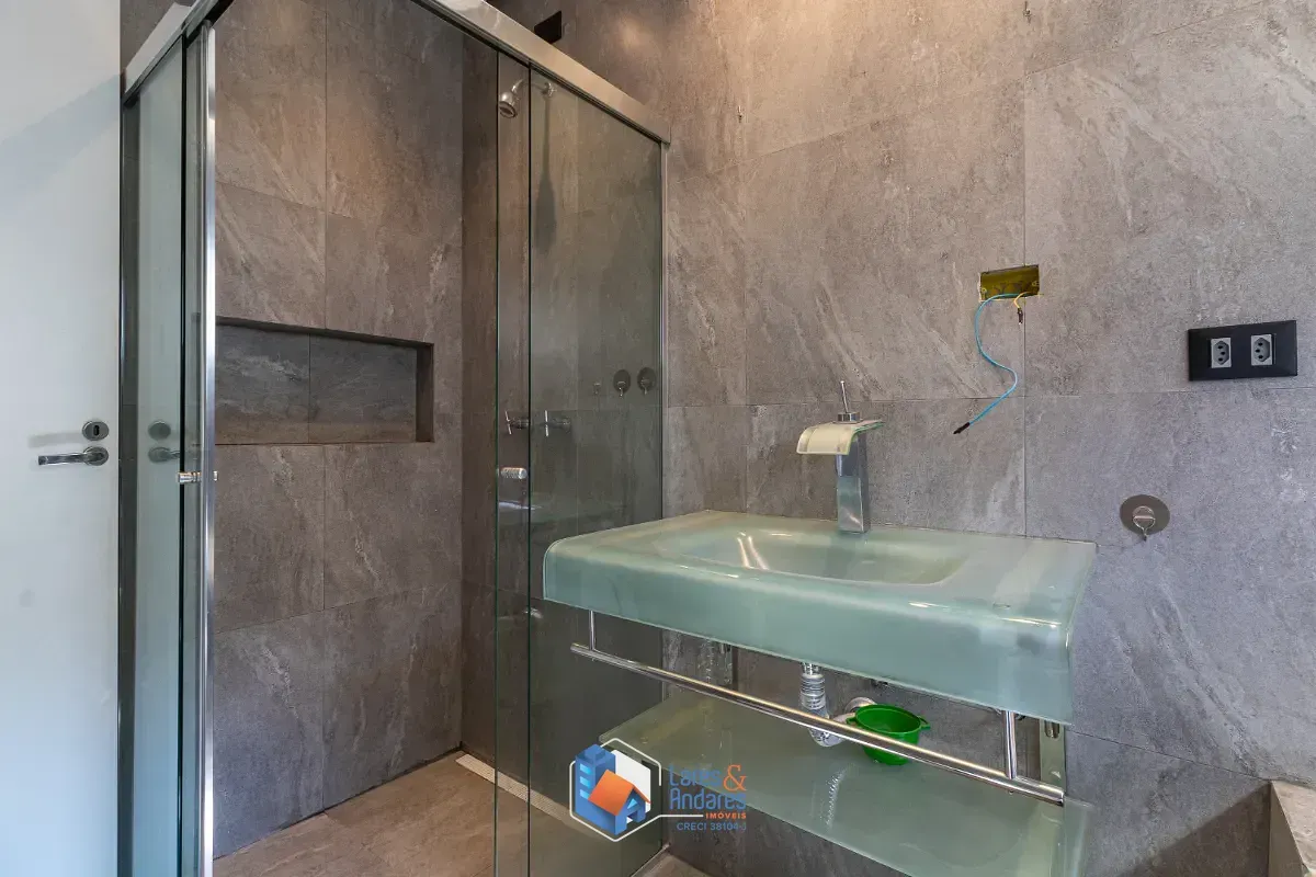 Imagem Casa para venda em Moema com 3 quartos, sendo 1 suíte, 190m²