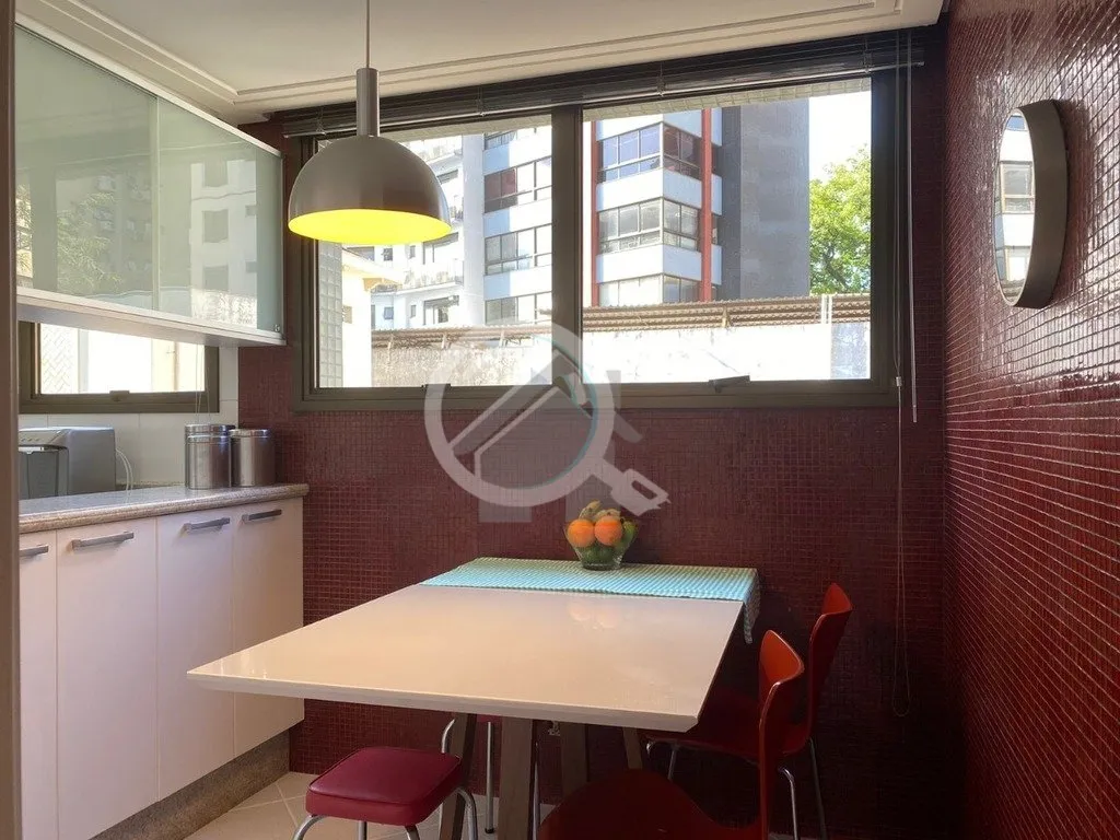 Imagem Apartamento na parte alta do bairro Rio Branco com 243m², 3 suítes, living para 4 ambientes com la...