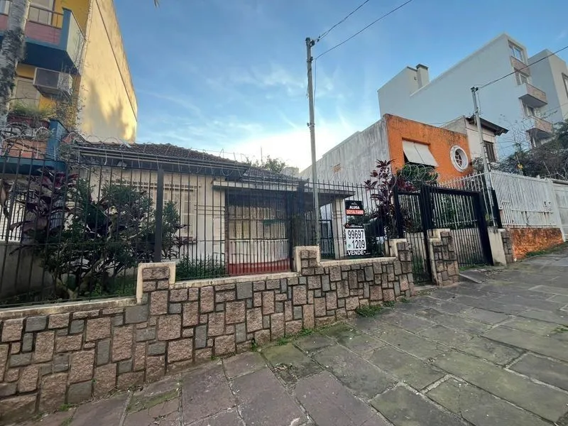 Imagem Casa 4 dormitórios no bairro Rio Branco em Porto Alegre para Alugar