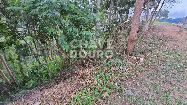 Imagem Terreno em condomínio, com 673m² para venda no bairro de Quebra Frascos, Teresópolis RJ