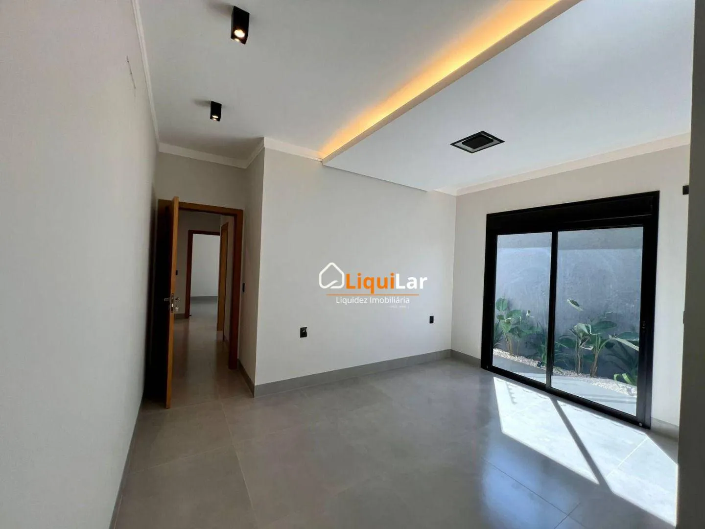 Imagem Casa de Alto Padrão no Carandá Bosque com 3 Suítes, Piscina Aquecida e Amplo Quintal