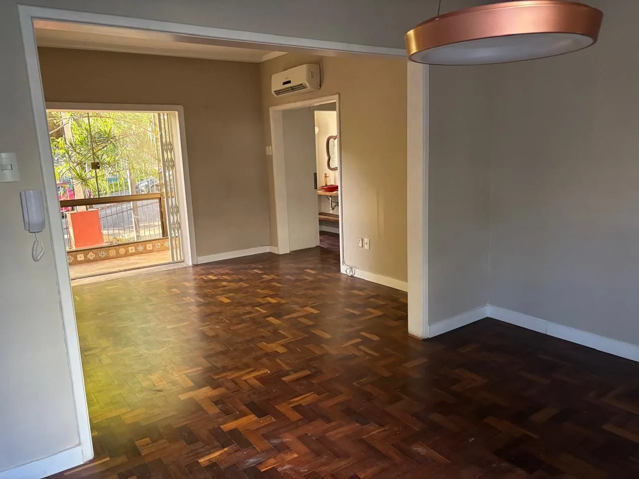 Imagem vende apto de dois quartos próximo ao parcão
