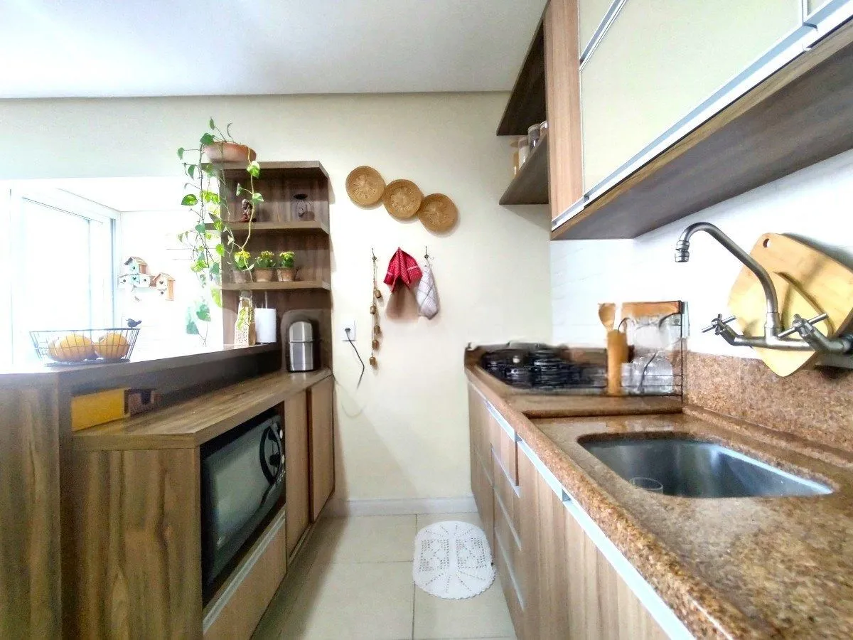 Imagem Casa com 4 dormitórios, espaço gourmet e terraço na Zona Norte de Porto Alegre