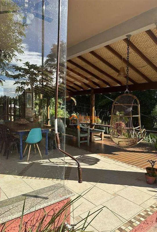 Imagem Casa com 4 dormitórios à venda, 600 m² por R$ 5.520.000,00 - Caputera - Arujá/SP