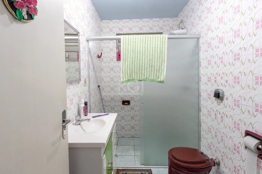Imagem Casa para Venda - 160m², 3 dormitórios, sendo 2 suites, 3 vagas - Cristal