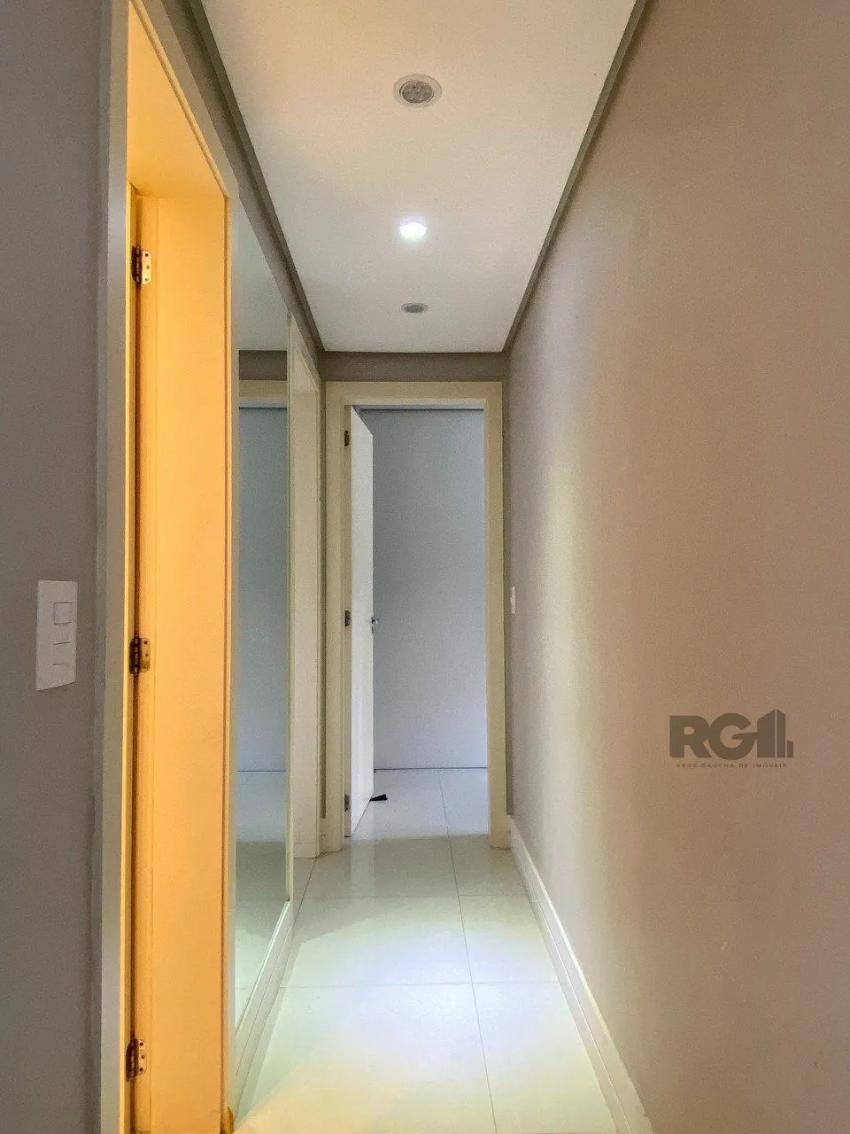Imagem APARTAMENTO MOBILIADO DE 2 DORMITÓRIOS - CENTRO HISTÓRICO