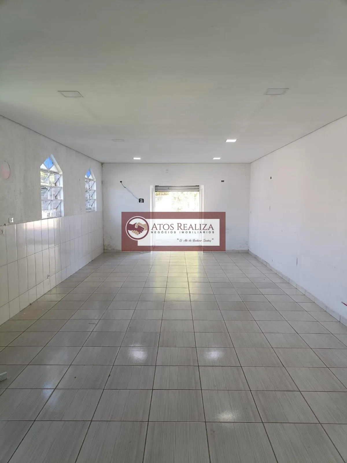 Imagem Salão Comercial para Locação em Jardim das Fontes, SP