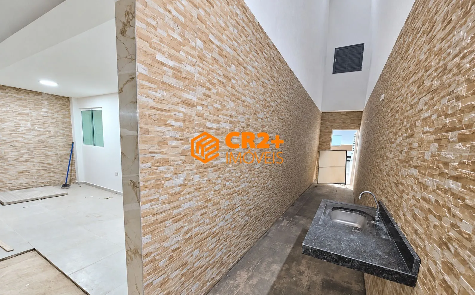 Imagem SOBRADO TRIPLEX À VENDA EM TAMANDARÉ - 4 SUÍTES, PISCINA E 1 VAGA