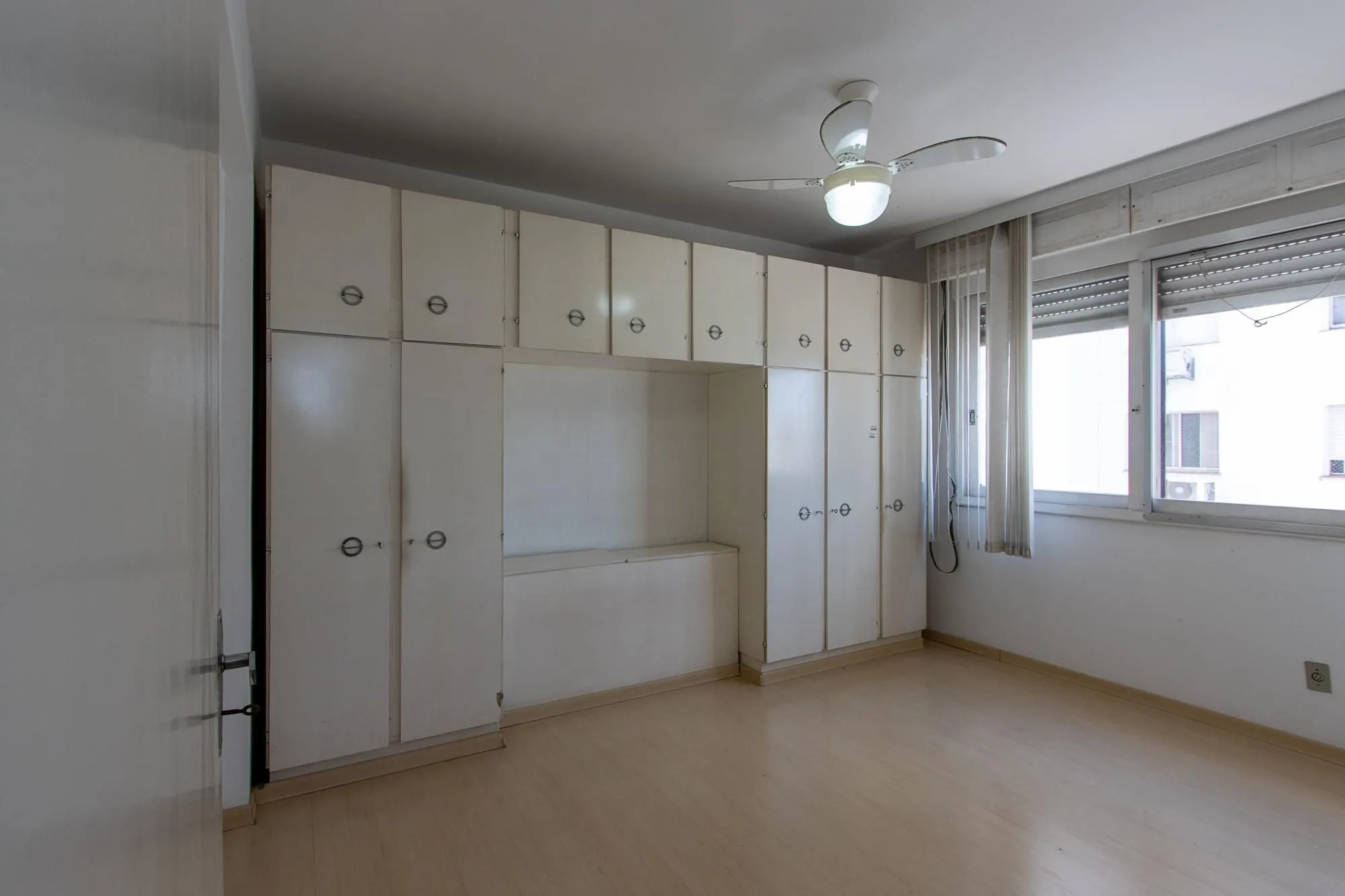 Imagem Apartamento à Venda no Bairro Cristal - Oportunidade para Investidores