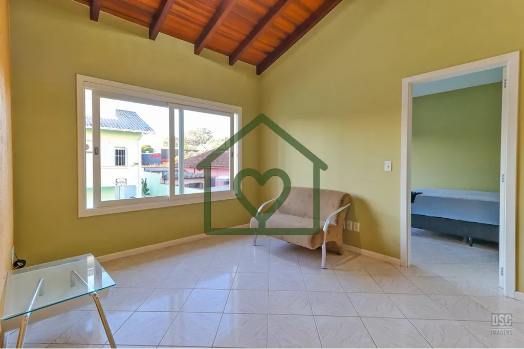Imagem Descubra o luxo e conforto desta magnífica casa de 4 quartos e 6 banheiros, localizada na Tristeza....