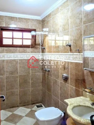 Imagem Casa de frente para área verde, Parque Santa Cecília com 3 dormitórios.