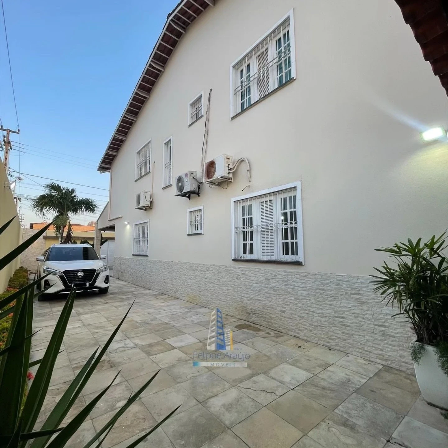 Imagem Casa com 4 Quartos à Venda, 212 metros em Maraponga - Fortaleza