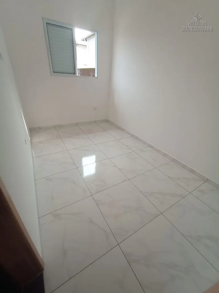 Imagem Condomínio em Praia Grande, com 2 quartos, opções com sacada, sobrado e quintal!